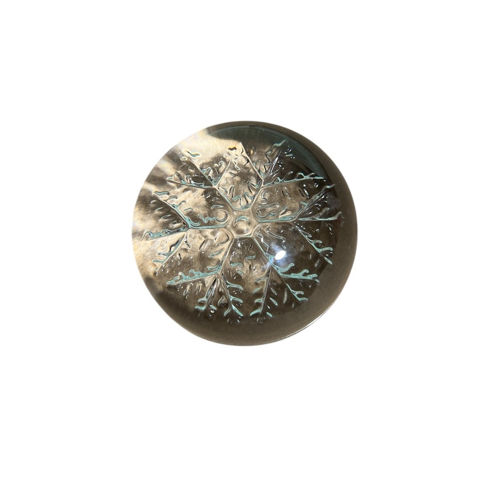 Paperweight Genuine 24% Lead Crystal Snowflake Paperweight Made in France